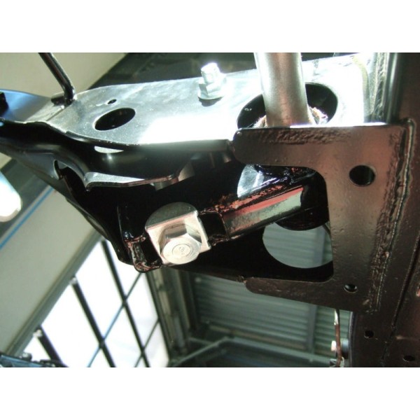 KIT REFUERZO BARRA DE TORSION  J-10