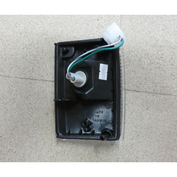 LUZ INTERMITENTE/POSICION DELANTERA IZQUIERDA J6