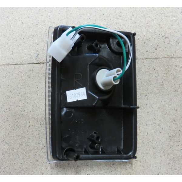 LUZ INTERMITENTE/POSICION DELANTERA DERECHA J6