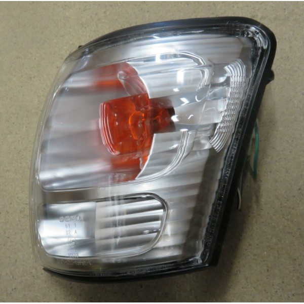 INTERMITENTE DELANTERO IZQUIERDO HILUX (2002 A 2005)