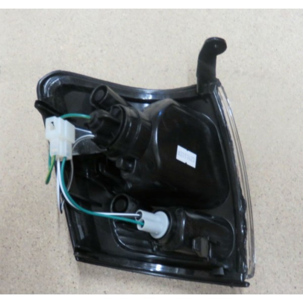 INTERMITENTE DELANTERO IZQUIERDO HILUX (2002 A 2005)