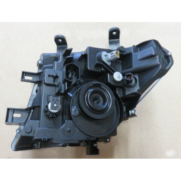 FARO DELANTERO DERECHO NISSAN NAVARA D40 / PATHFINDER R51 (2005-2010)