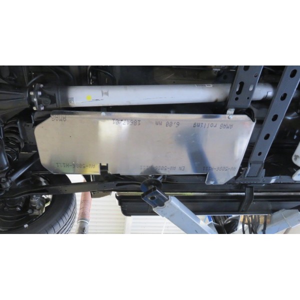 PROTECCION DEPOSITO COMBUSTIBLE NISSAN NAVARA D23