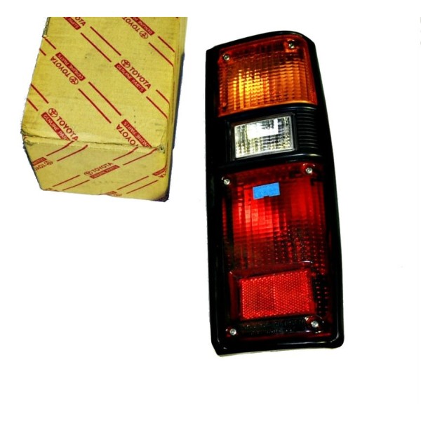 TULIPA TRASERA DERECHA HILUX 78/84