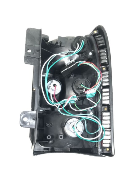 PILOTO TRASERO IZQUIERDO MULTIFUNCION MONTERO V20/40 (1990-1998)