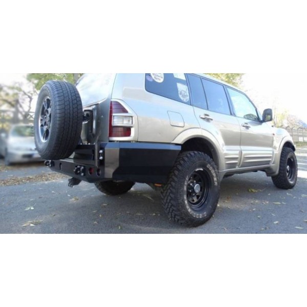 PARACHOQUES TRASERO ACERO REFORZADO MONTERO V60 MITSUBISHI