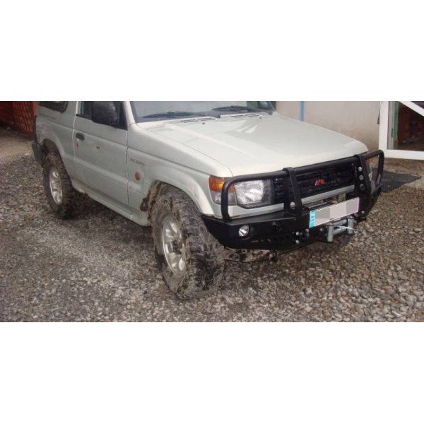 PARACHOQUES DELANTERO ACERO REFORZADO MITSUBISHI MONTERO V20/40 (SIN ALETINES)