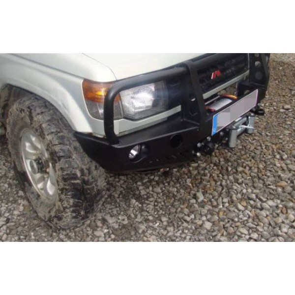 PARACHOQUES DELANTERO ACERO REFORZADO MITSUBISHI MONTERO V20/40 (SIN ALETINES)