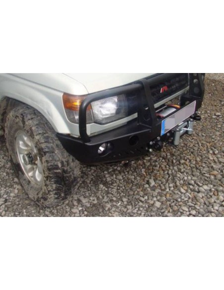 PARACHOQUES DELANTERO ACERO REFORZADO MITSUBISHI MONTERO V20/40 (SIN ALETINES)