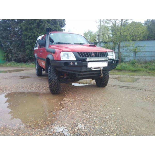 PARACHOQUES DELANTERO ACERO REFORZADO MITSUBISHI L200 (1996-2005)