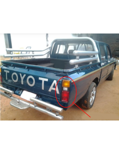 TULIPA TRASERA DERECHA HILUX 78/84