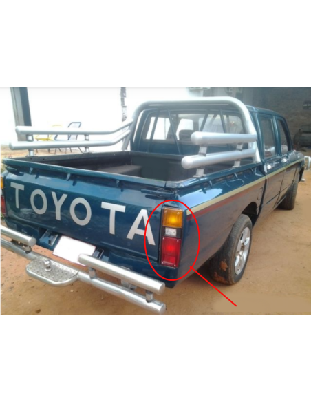 TULIPA TRASERA DERECHA HILUX 78/84