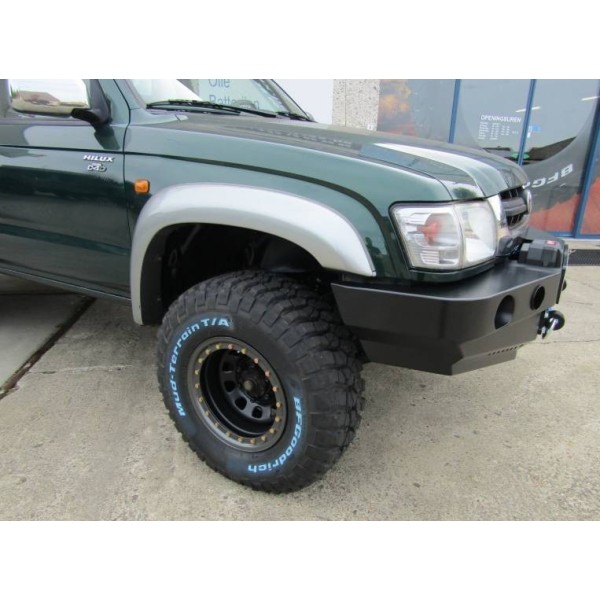 PARACHOQUES DELANTERO ACERO REFORZADO HILUX 97-04 TOYOTA