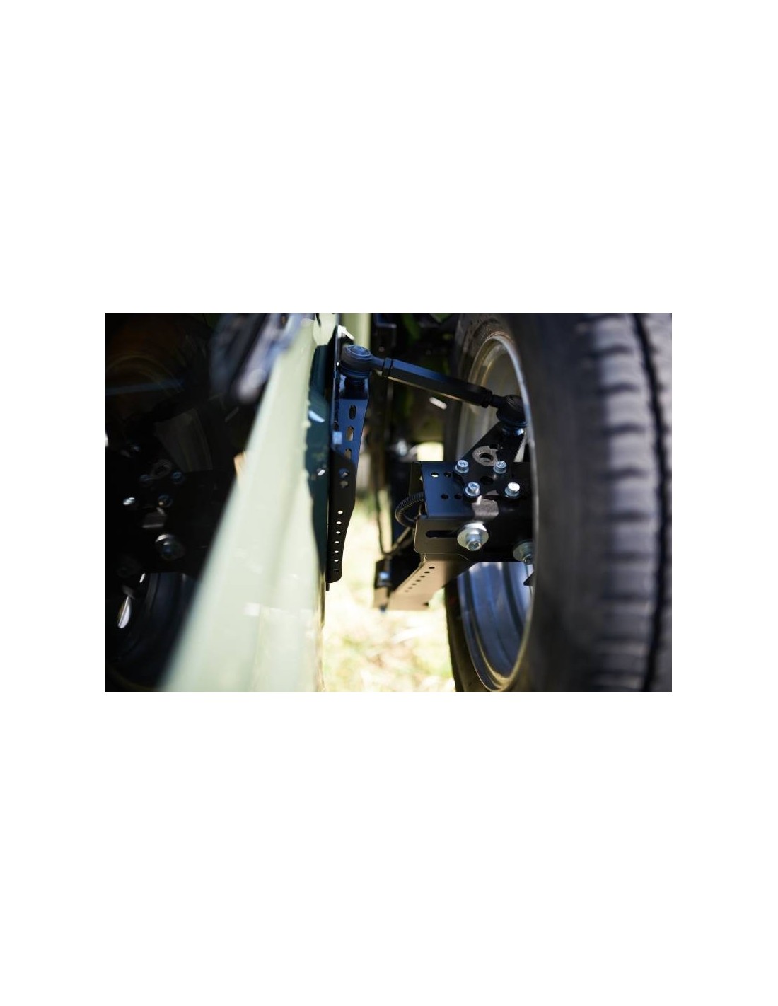 Refuerza tu Suzuki Jimny con los accesorios más offroad de Fabryka 4x4 y  Pedders Suspension - DREAM FONTANILLES