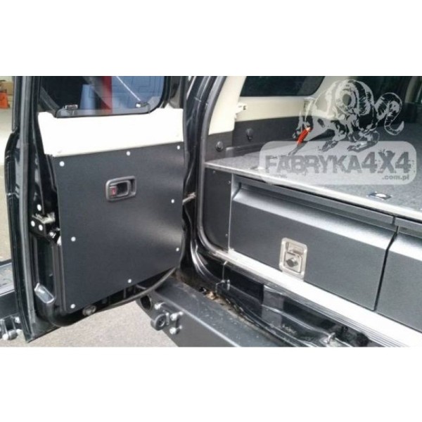 Hintere linke Türverkleidung Y61 Nissan Patrol...