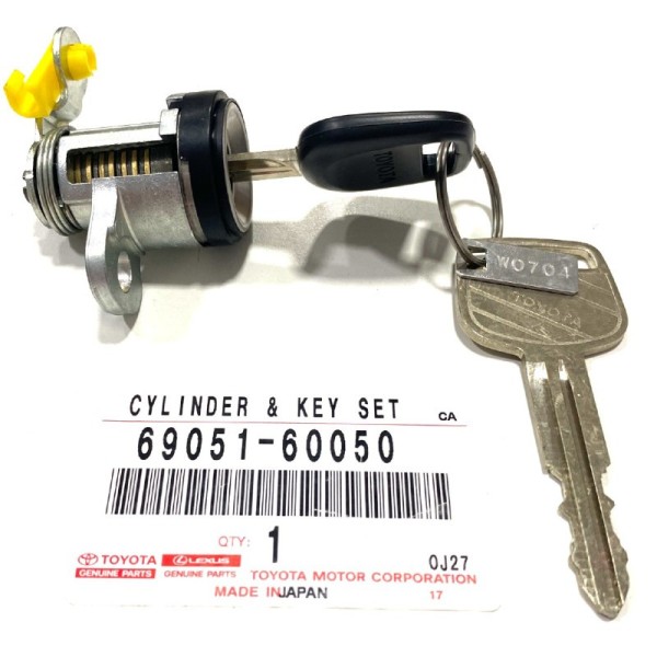 Passenger door lock for Toyota Land Cruiser J8...