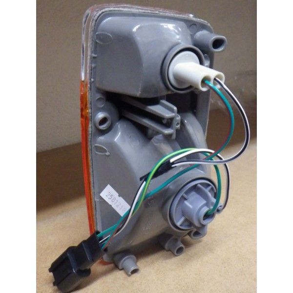 INTERMITENTE IZQUIERDO NISSAN Y-60