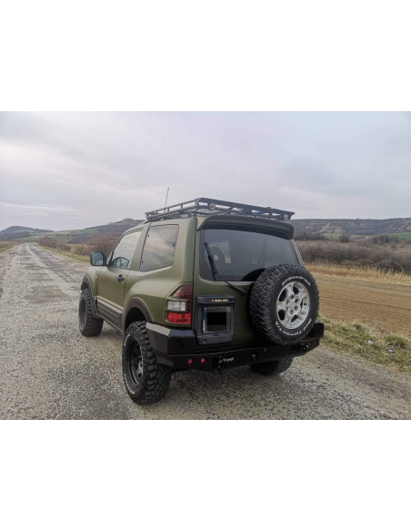Bouclier arrière renforcé en acier pour Mitsubishi Montero V60 (3 portes) - Fabryka 4x4.