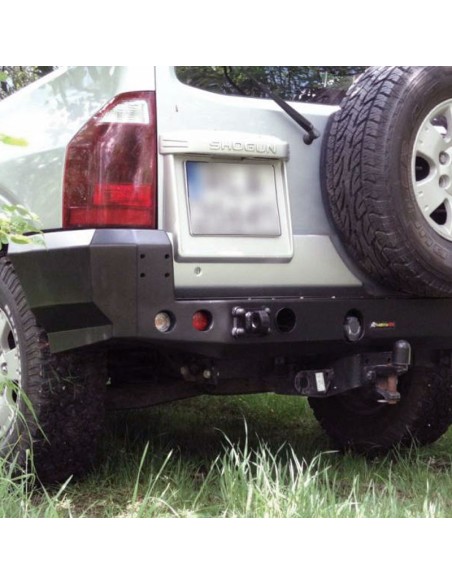 Bouclier arrière renforcé en acier pour Mitsubishi Montero V60 (3 portes) - Fabryka 4x4.