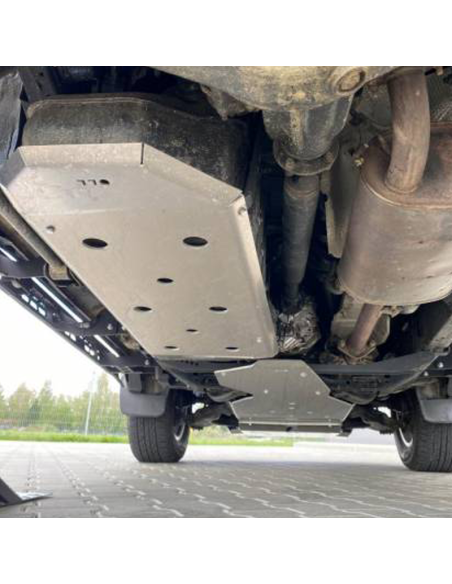 Protección depósito de combustible Toyota Land Cruiser J15 (5 puertas) - Fabryka 4x4