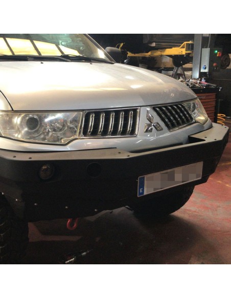 Vorderer Stoßfänger aus verstärktem Stahl für Mitsubishi L200 MN (2010 - 2015) - Fabryka 4x4.