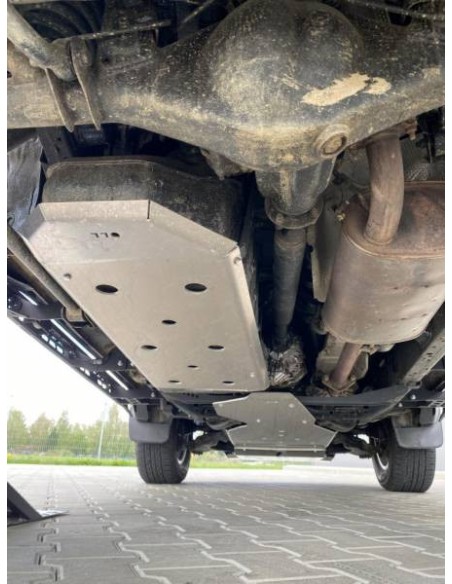 Fuel tank protection Toyota Land Cruiser J12 (6mm) - Fabryka 4x4