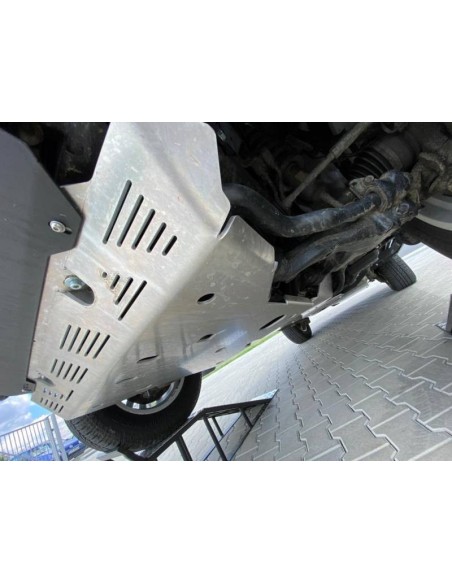 Protección delantera parachoques Toyota Land Cruiser J15 6mm (2009 - 2017) - Fabryka 4x4