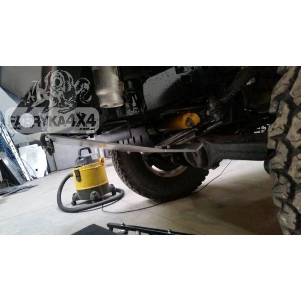 Protección delantera Toyota Land Cruiser J8 -...