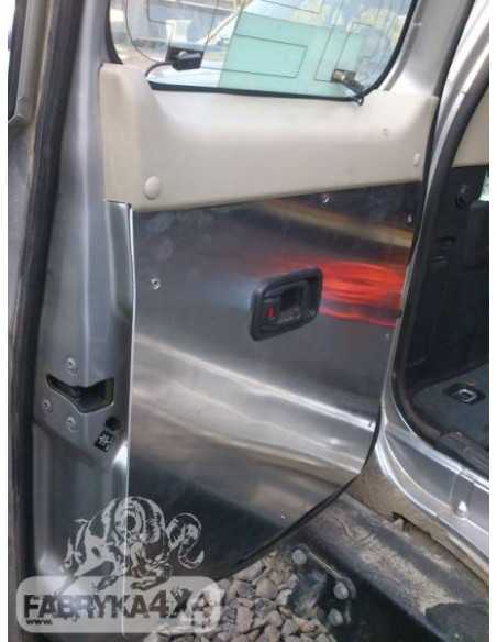 Tapiceria puerta trasera pequeña Nissan Patrol Y61 - Fabryka 4x4