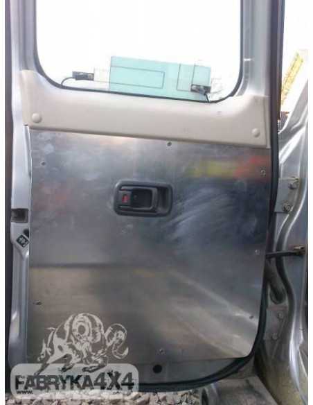 Tapiceria puerta trasera pequeña Nissan Patrol Y61 - Fabryka 4x4