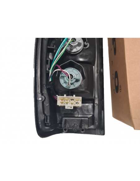 Left / right rear light for Nissan Navara D22 (8-pin connector) approved.