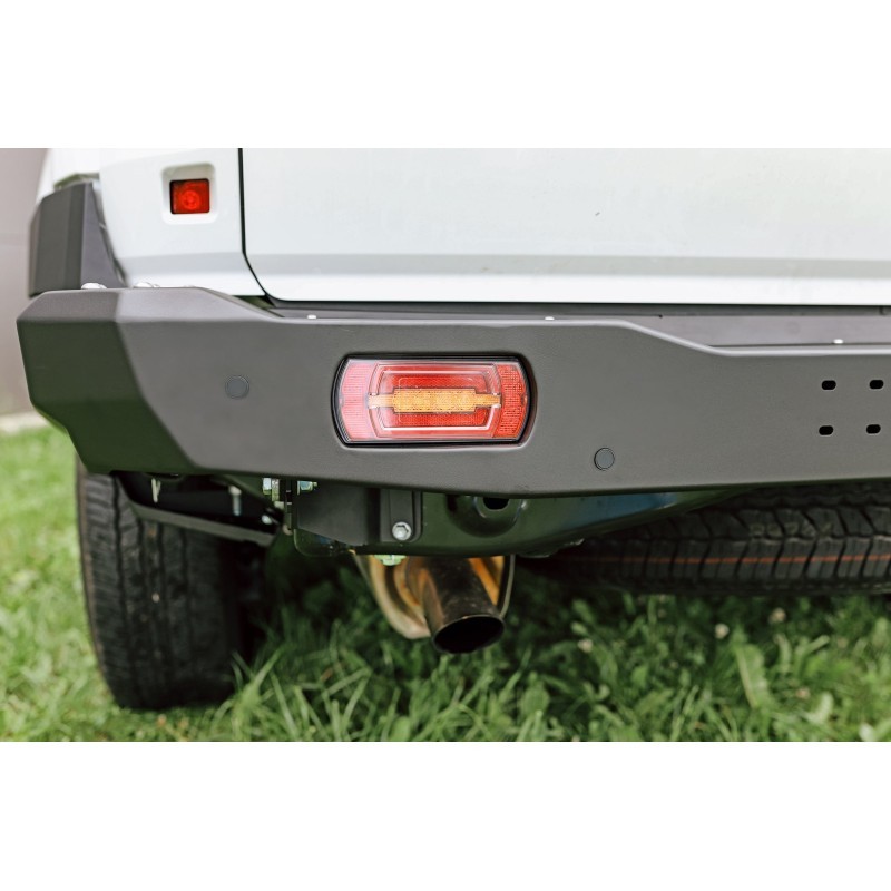 Para-choque traseiro de aço reforçado com luzes LED e barra de reboque para Isuzu D-Max (2020 - ) - Fabryka 4x4