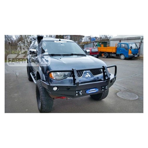 Detachable bullbar for reinforced Fabryka...
