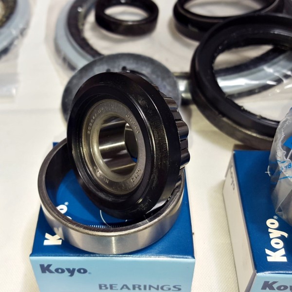 KIT RODAMIENTOS PIVOTE NISSAN Y61