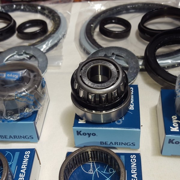 KIT RODAMIENTOS PIVOTE NISSAN Y61