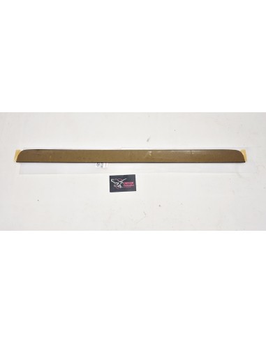 EMBLEMA PORTON TRASERO J-8