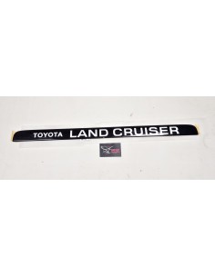 EMBLEMA PORTON TRASERO J-8 2