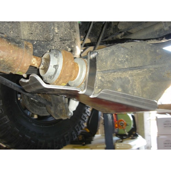 PROTECCION TRASERA JEEP JK
